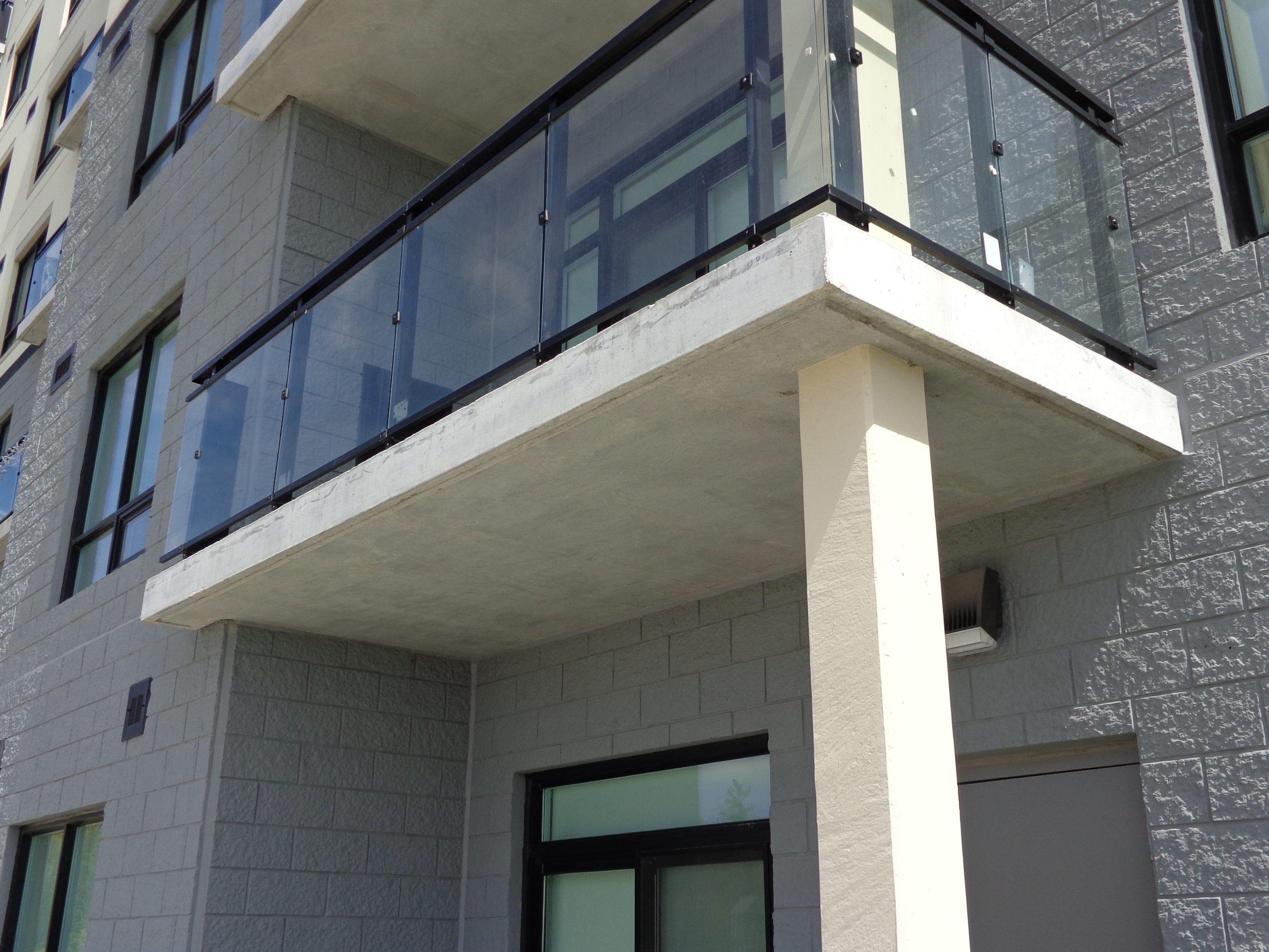 047 One Pc Rectangle Balcony