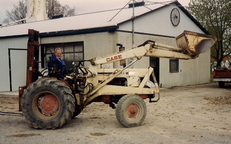 img-hero-ourstory-herb-tractor